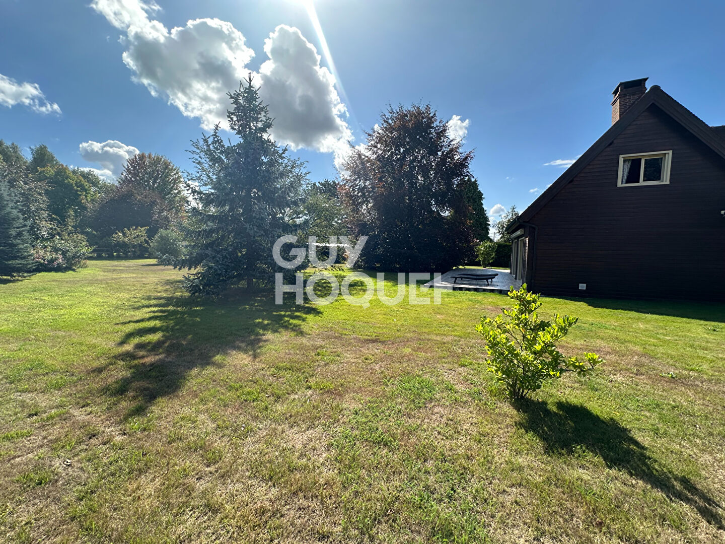 AUX PORTES DE LISIEUX  - MAISON CONTEMPORAINE ET FAMILIALE DE  8 PIÈCES