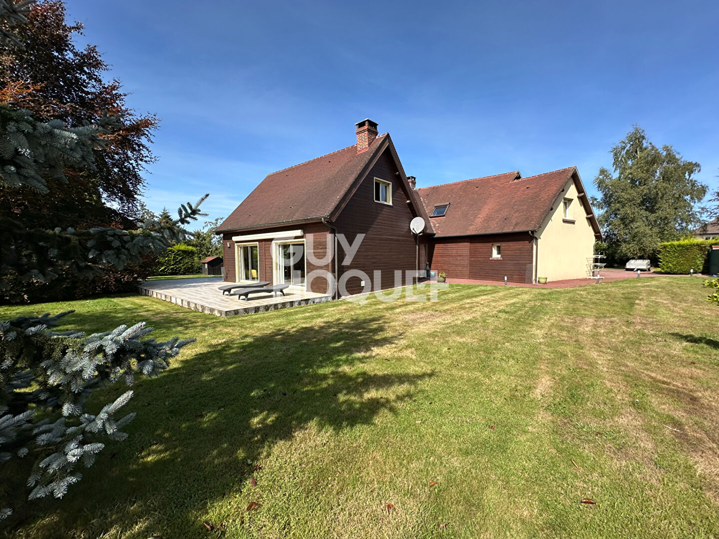 AUX PORTES DE LISIEUX  - MAISON CONTEMPORAINE ET FAMILIALE DE  8 PIÈCES