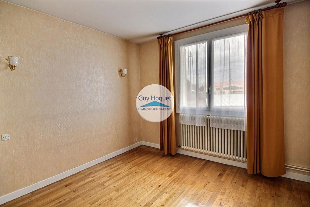 LIVRON SUR DROME - APPARTEMENT 3 CHAMBRES - RDC