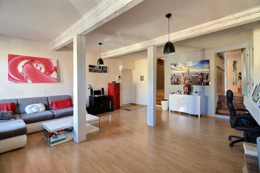 LIVRON Hyper centre, duplex de 102 m² avec terrasse