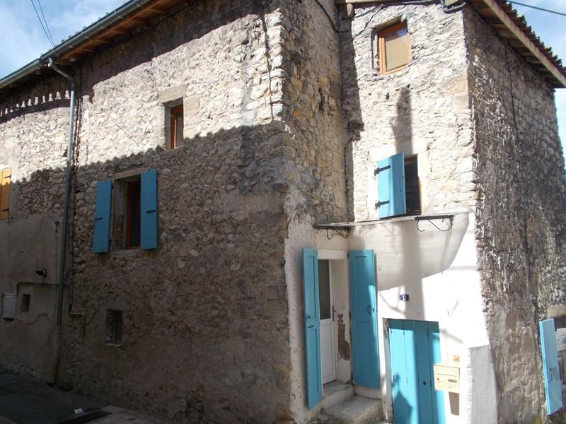 LIVRON - MAISON DE VILLAGE MEUBLÉE