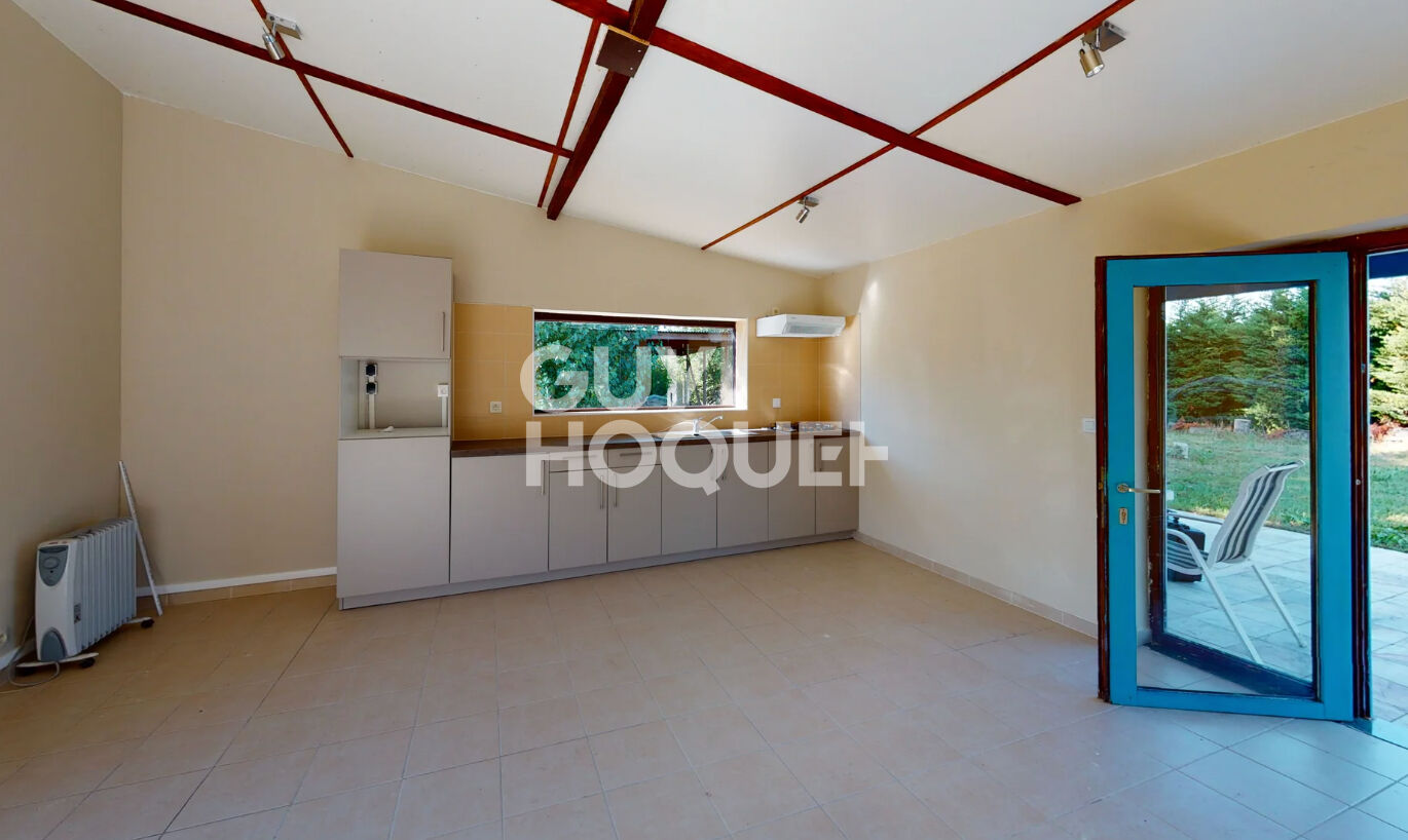 LIVRON SUR DROME : maison F2 à louer