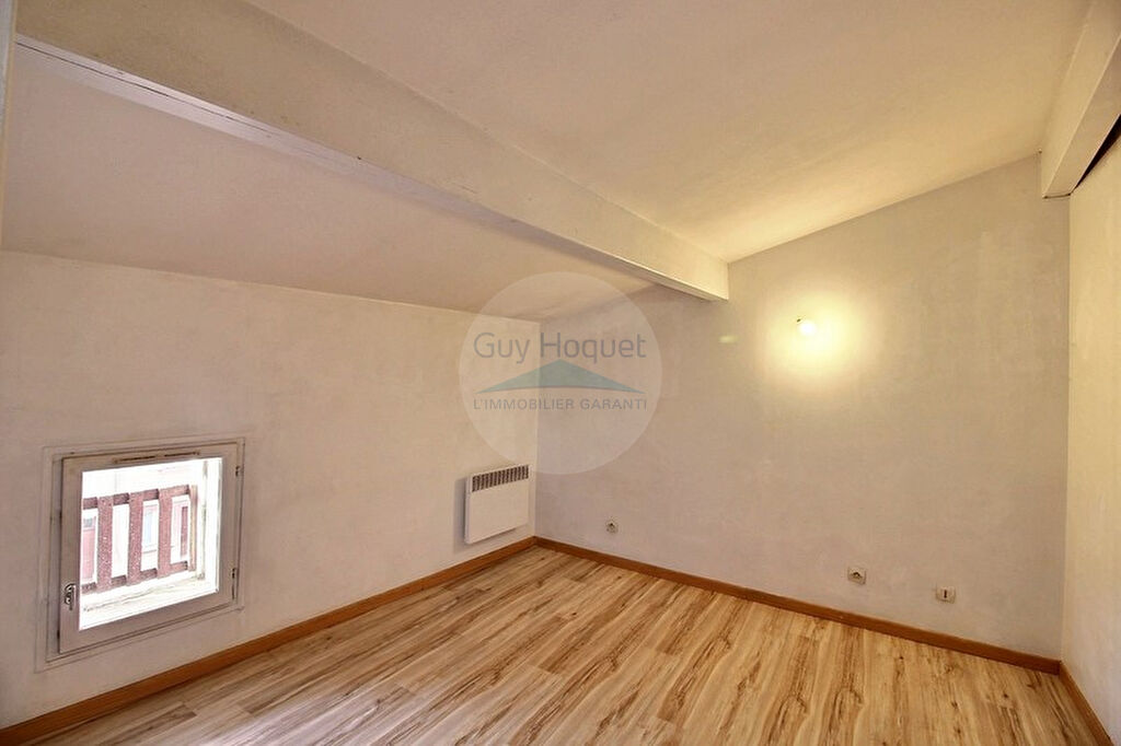 LIVRON - PROCHE COMMODITES - A VENDRE - APPARTEMENT T3 + PLACE DE PARKING A LIVRON