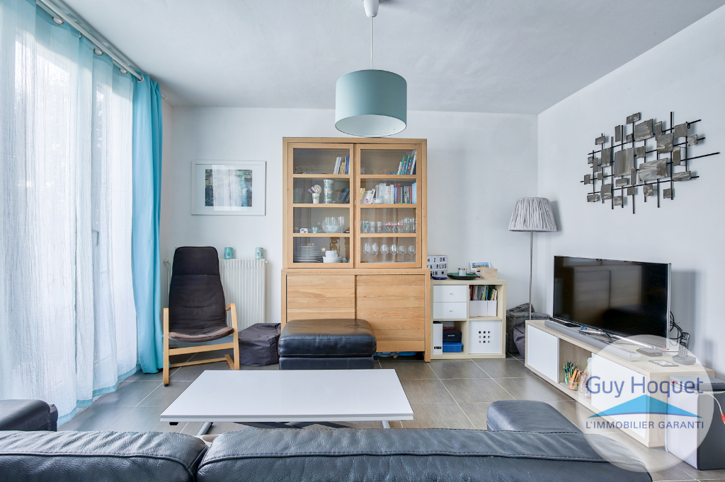 APPARTEMENT 4 pièces avec 3 chambres