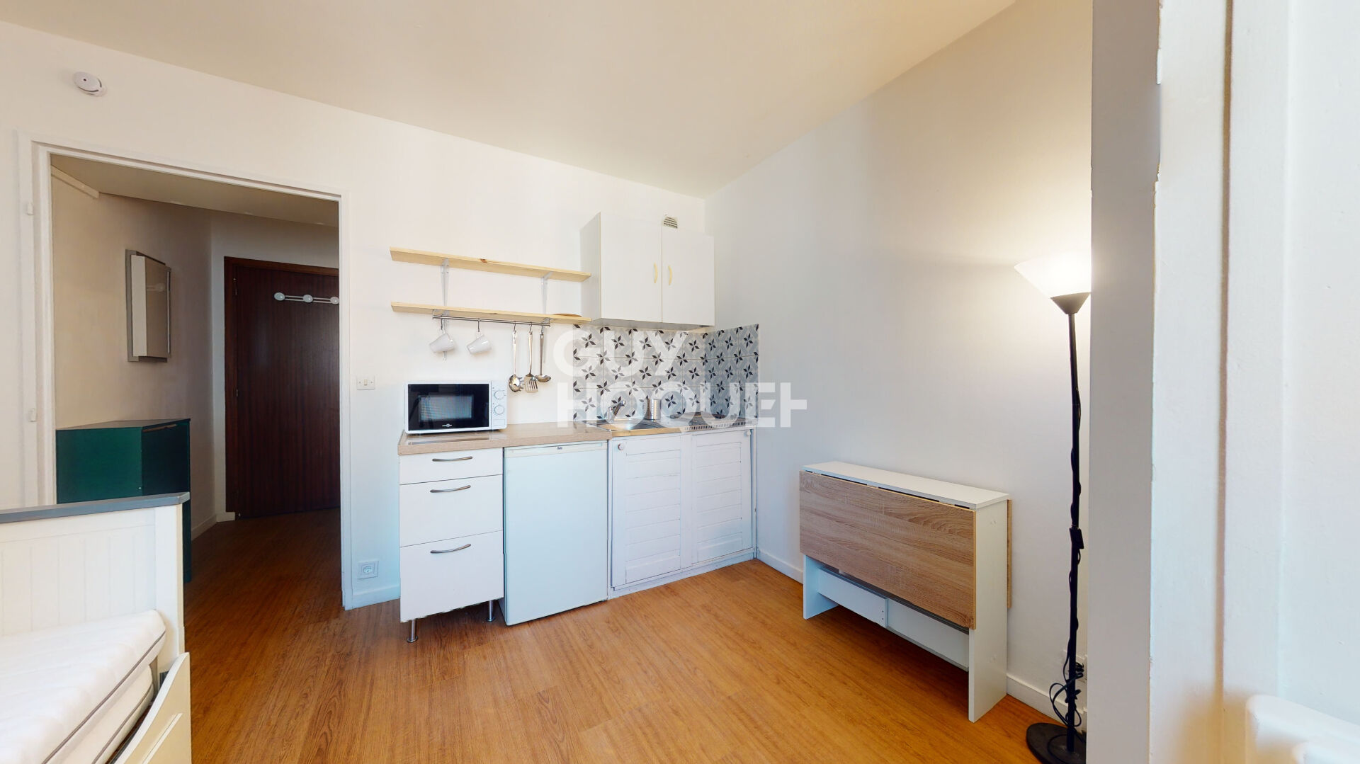 Location : appartement F1 meublé à CHILLY-MAZARIN