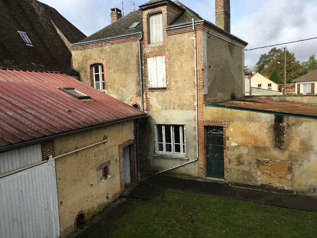 Maison avec dépendances 110 m² hab. , 360 m² terrain LONGNY AU PERCHE