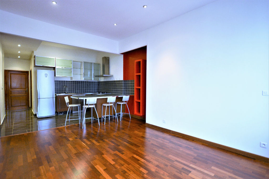 LYON 7 GARIBALDI / BERTHELOT - Appartement 3 pièces 62 m² à louer