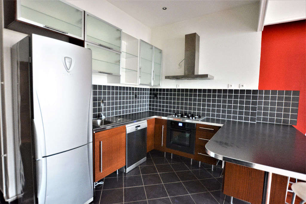 LYON 7 GARIBALDI / BERTHELOT - Appartement 3 pièces 62 m² à louer