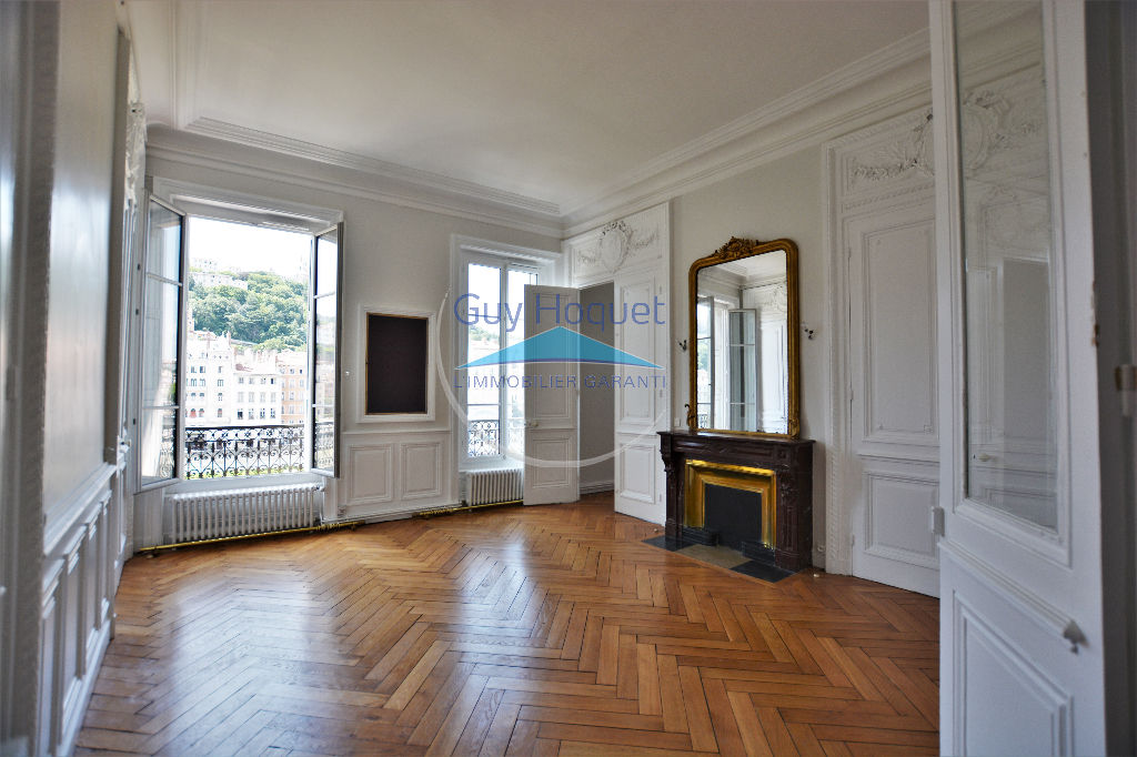 LYON 2 QUAI TILSITT/BELLECOUR - Appartement 4 pièces 2 chambres 100m² à louer