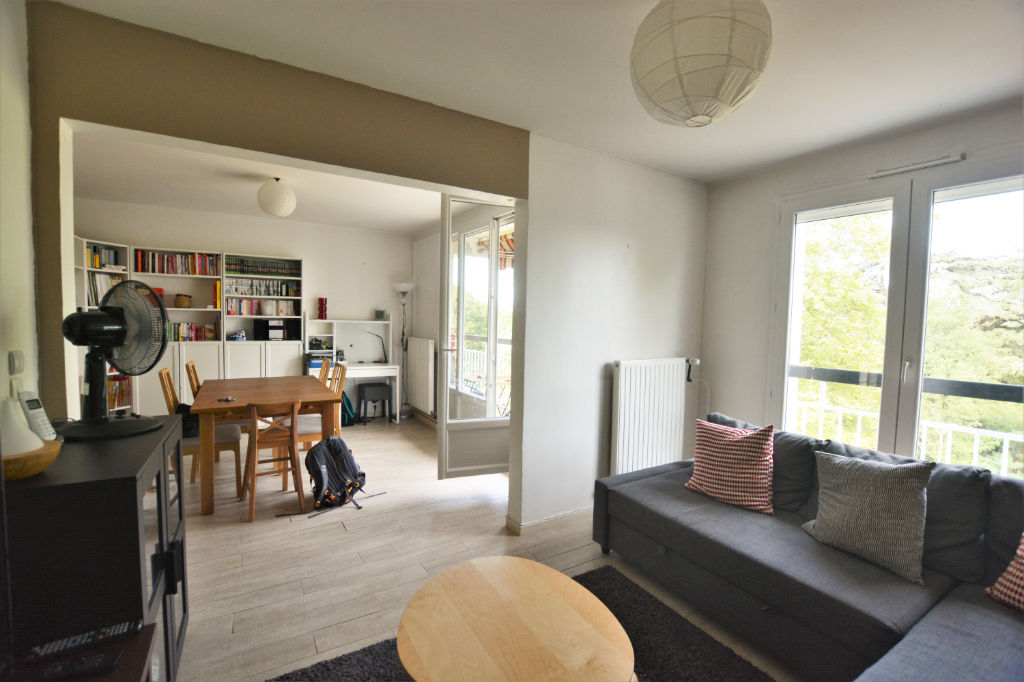 ST GENIS LAVAL - Appartement 3 pièces 73 m² + parking À LOUER