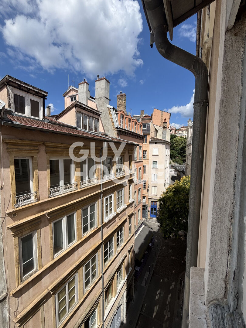 LYON 1 - PROCHE  PLACES SATHONAY FERNAND REY