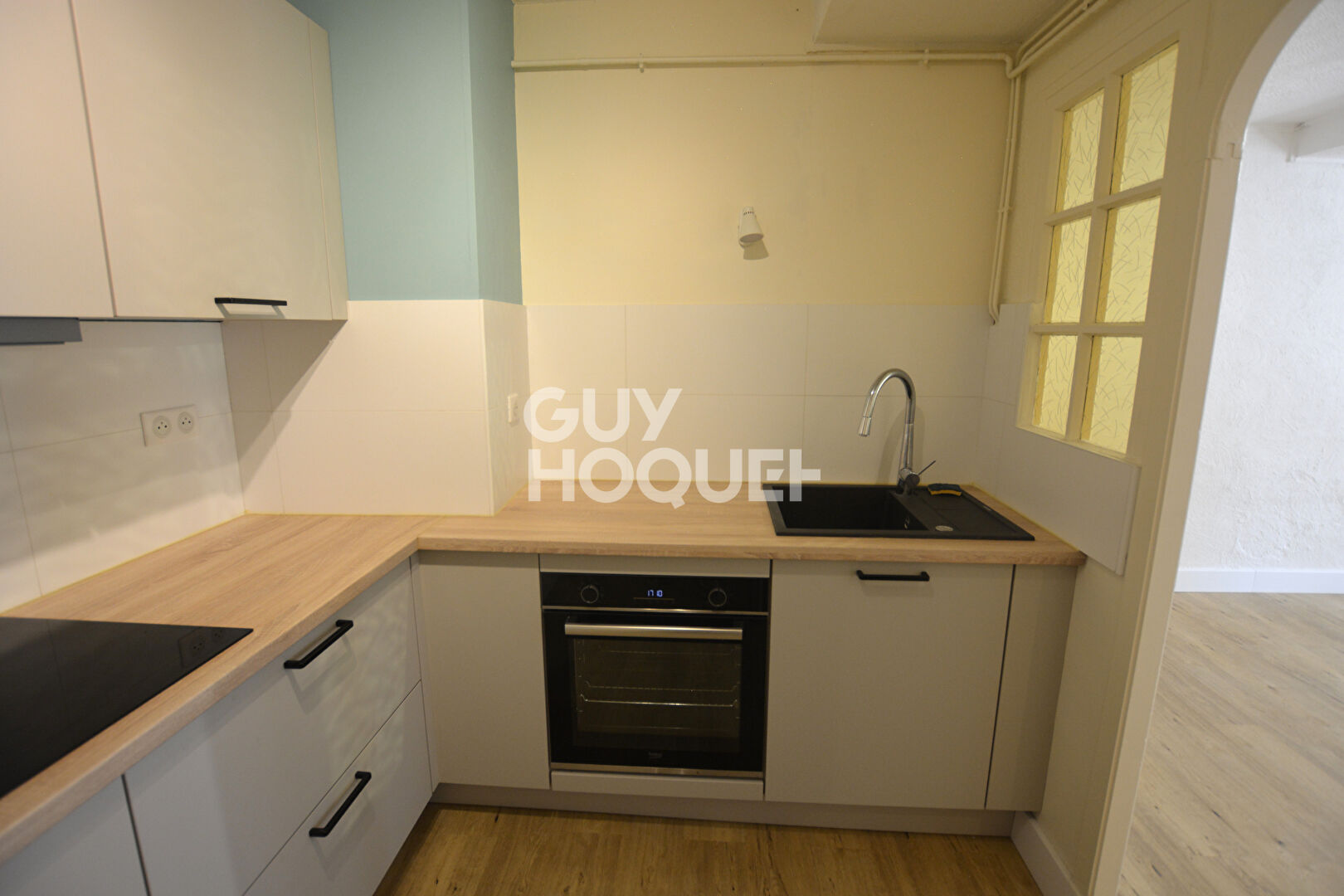 LYON 1 - PROCHE  PLACES SATHONAY FERNAND REY