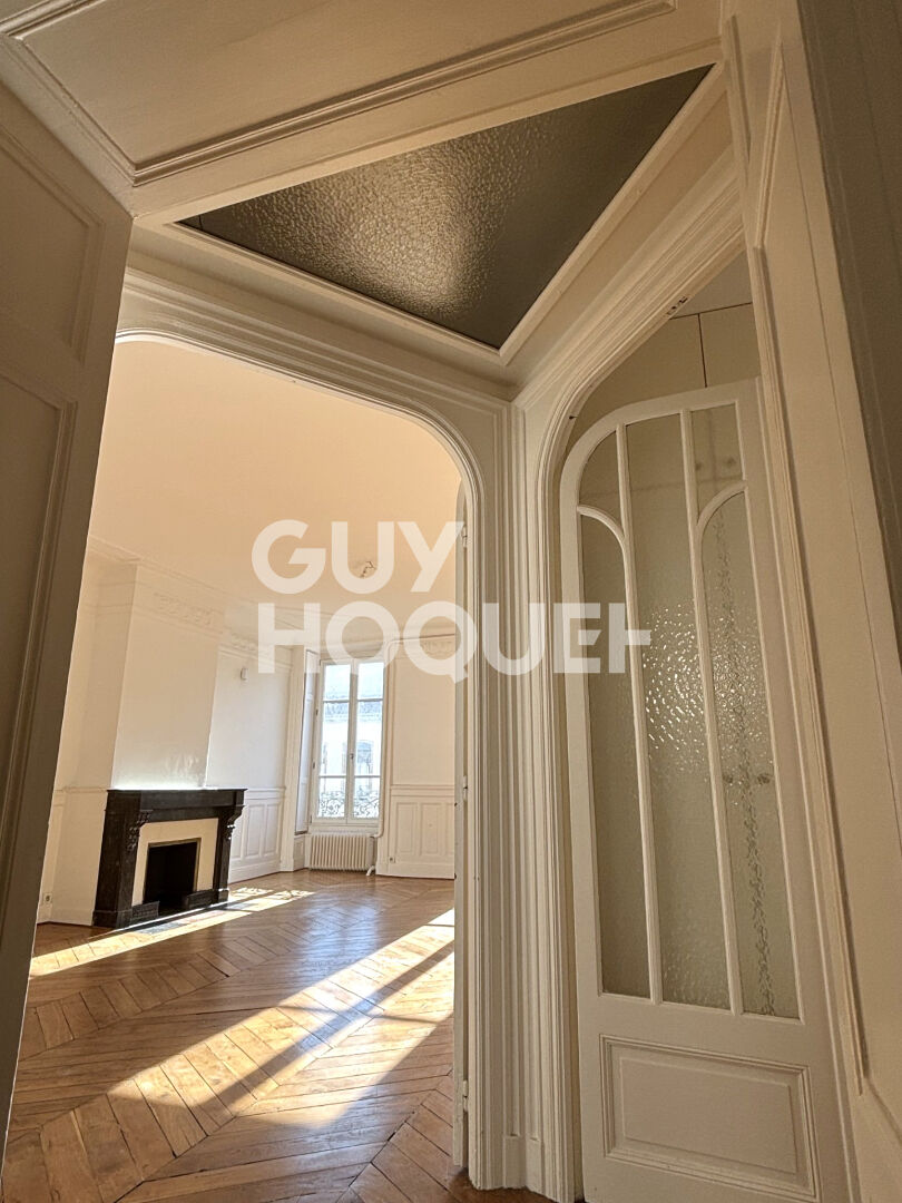 LYON 2 - REPUBLIQUE BELLECOUR