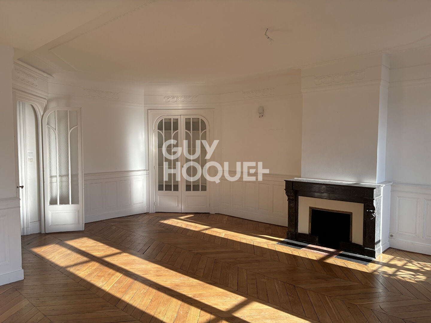 LYON 2 - REPUBLIQUE BELLECOUR