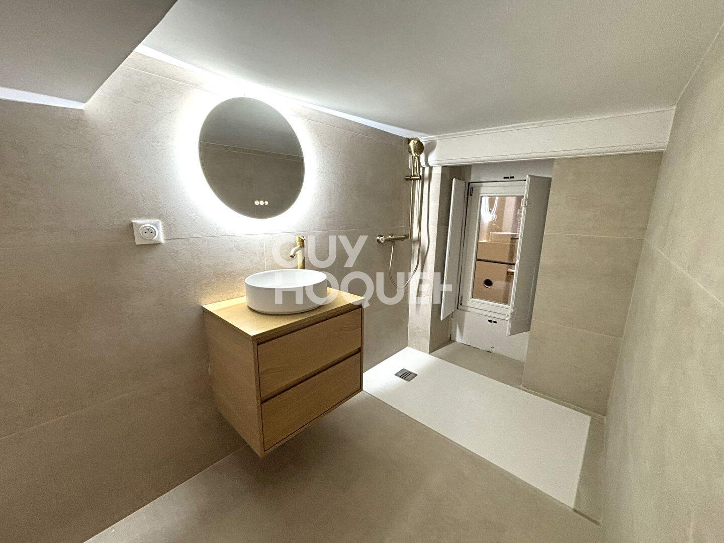 LYON 2 AUGUSTE COMTE SALA - T3 bis -72 m2 - Balcon