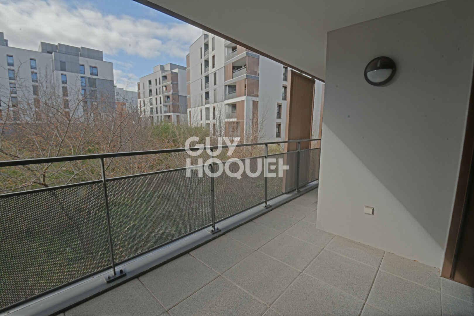 Appartement T2 de 38.45 m² avec Balcon et Garage dans le 8ème arrondissement de Lyon (69008)