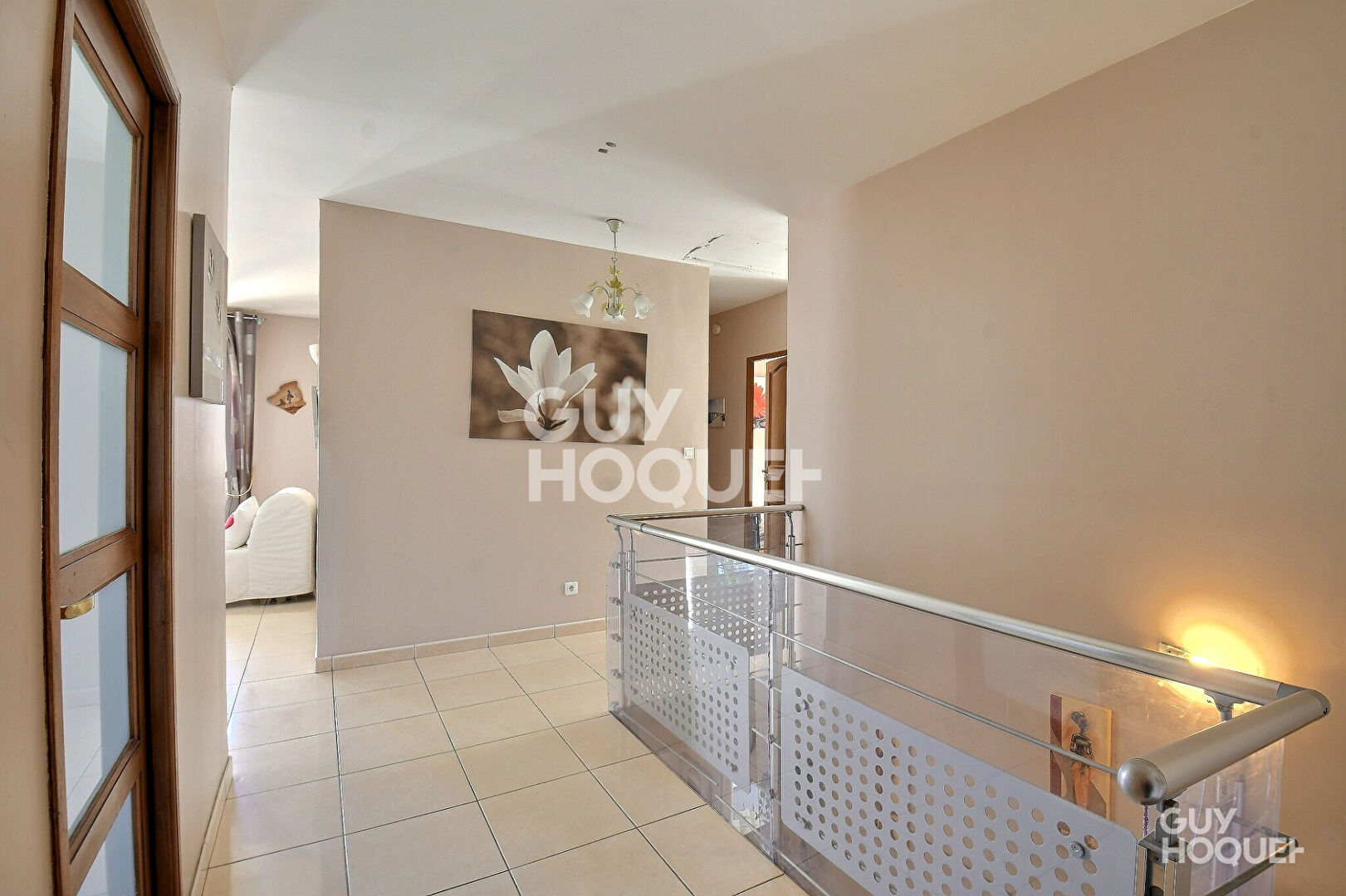 À VENDRE, Maison familiale de 203 m² avec studio indépendant, Terrain de 817 m², Bron (69500)