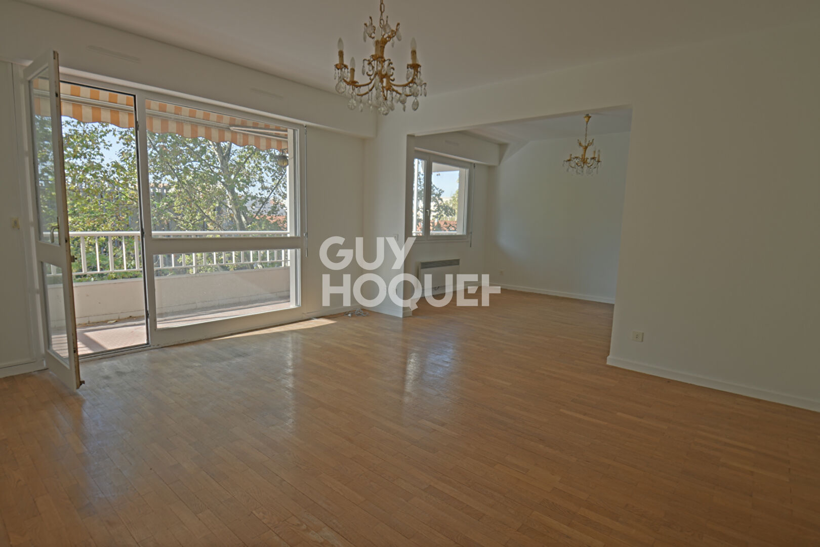 Appartement type T5 avec 3 chambres, balcon, cave et parking, Lyon 8ème (69008)