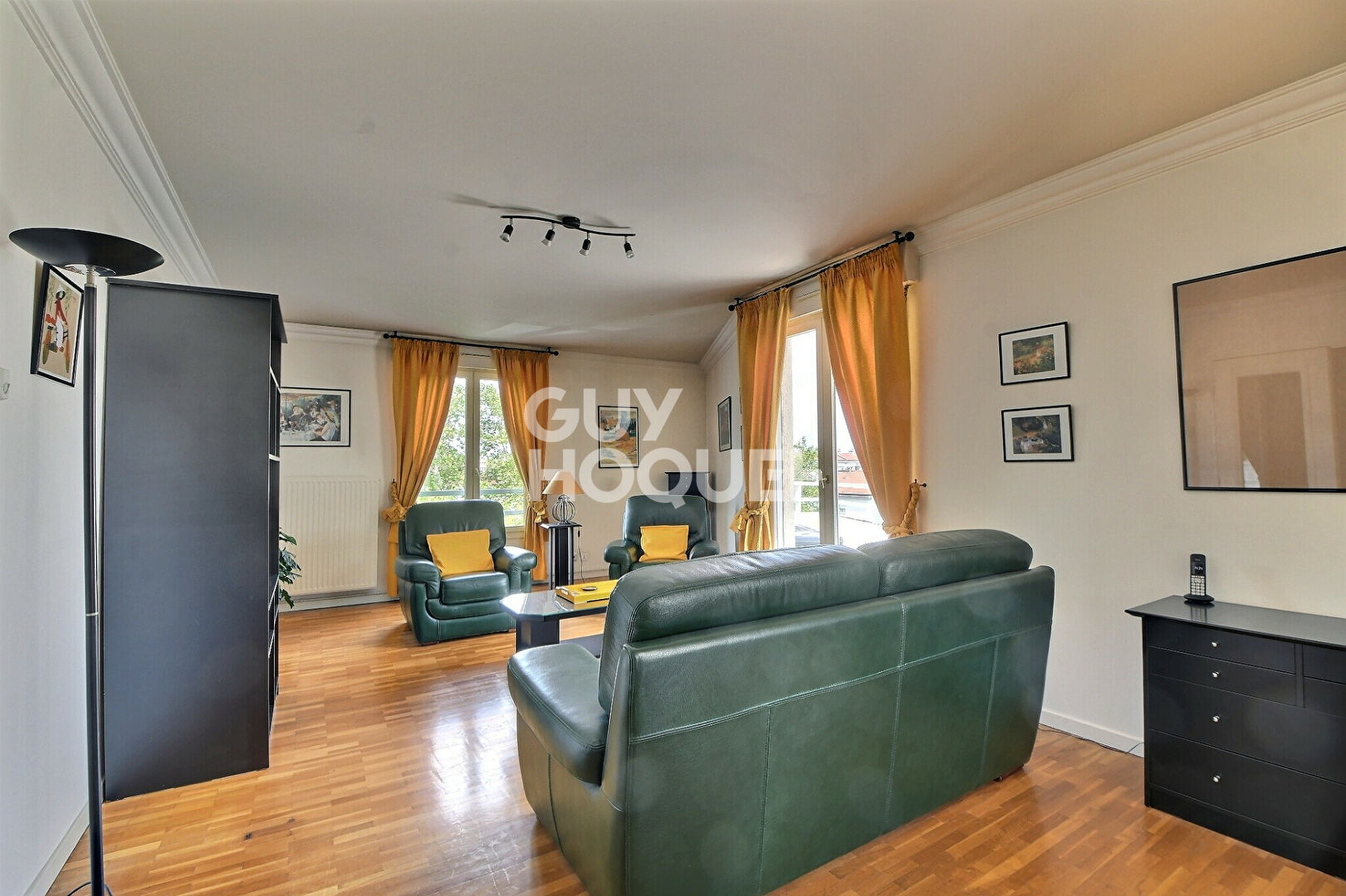 (Visite virtuelle) A vendre, T4/T5 de 114 m²  en dernier étage avec terrasse plein ciel de 35 m² et 2 garages, secteur Sans-Souci / Monplaisir à Lyon, 3ème arrondissement (69003)