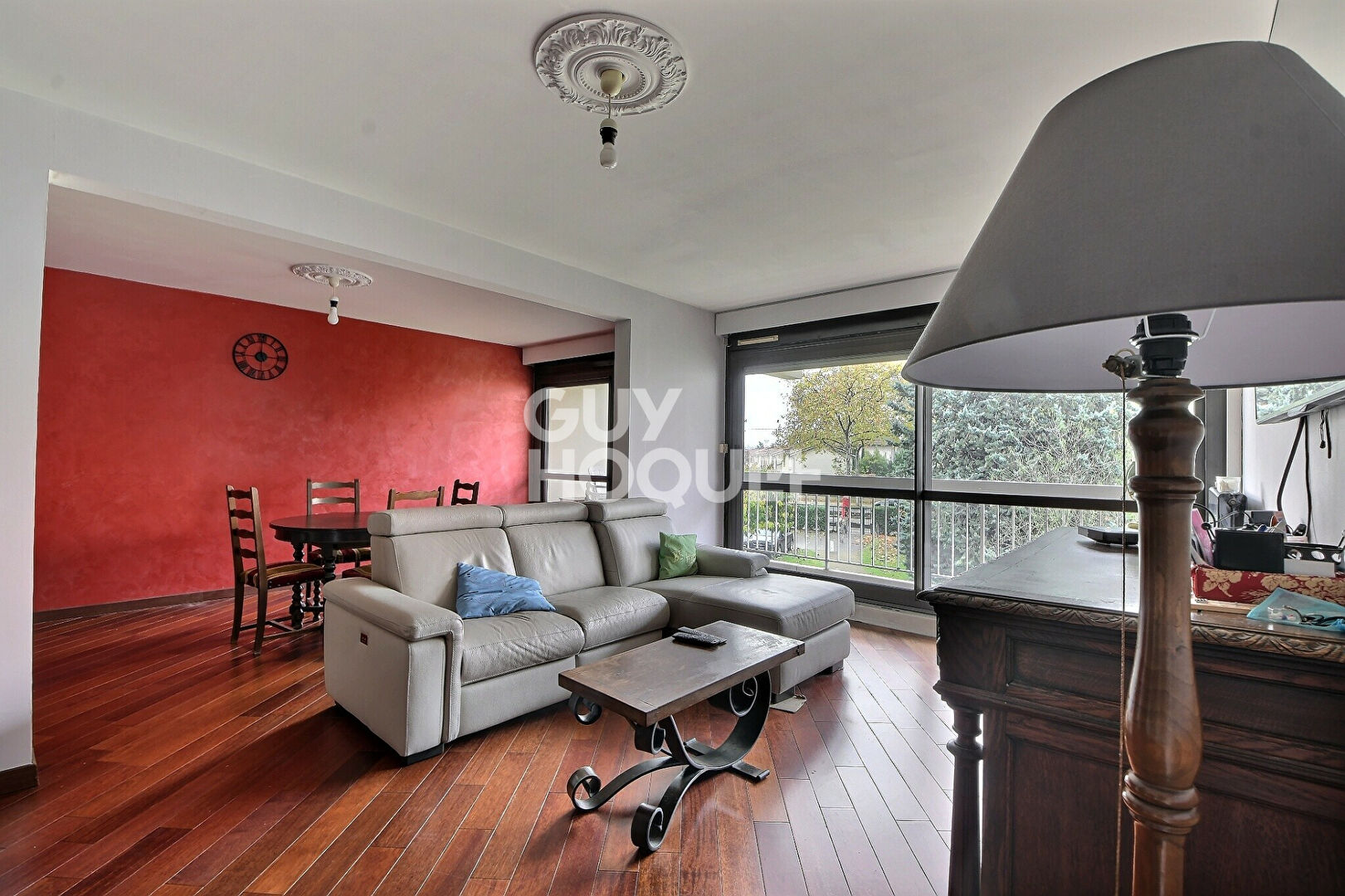 A VENDRE - Spacieux T3 transformable en T4 de 96 m² avec balcon, garage, parking et cave, Lyon 8ème (69008)