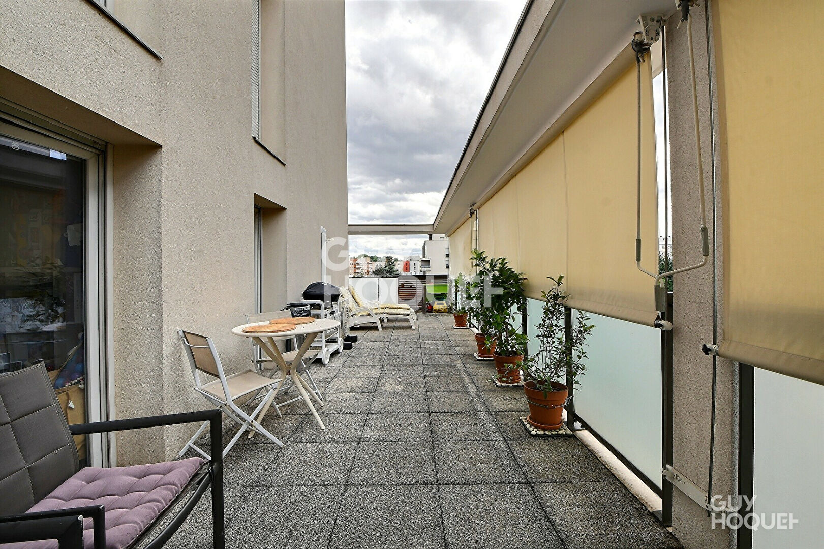 (Visite virtuelle) - À VENDRE, Appartement T4 de 78 m²,  triple exposition, avec Terrasse de 48 m² & Garage double, Proximité Place Ronde , VILLEURBANNE (69100)