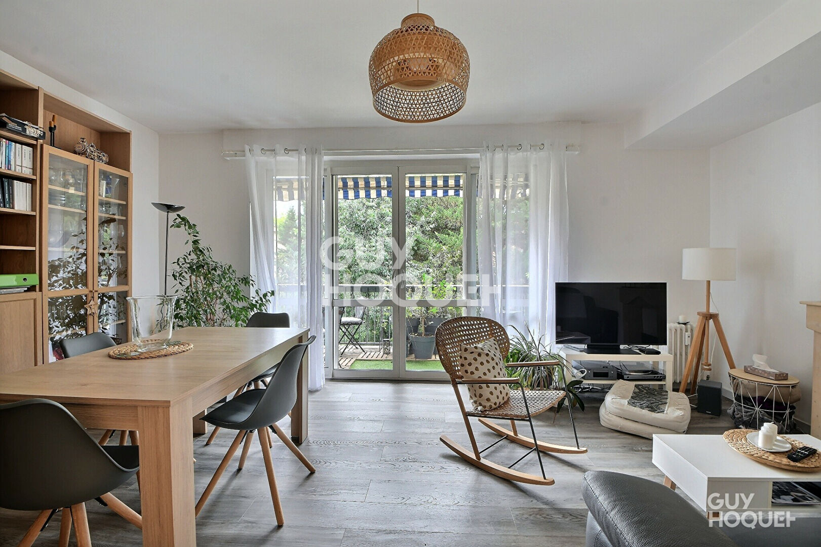(Visite virtuelle) A vendre, appartement de type T2 de 64 m² avec parking et cave,  dans le secteur de Montchat Est, Lyon 3ème (69003)
