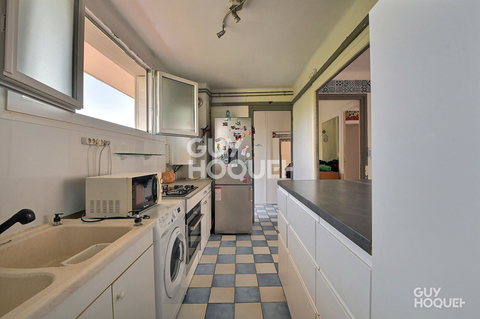 Visite virtuelle- Appartement traversant T3 de 53 m² avec parking privatif - Villeurbanne (69100)