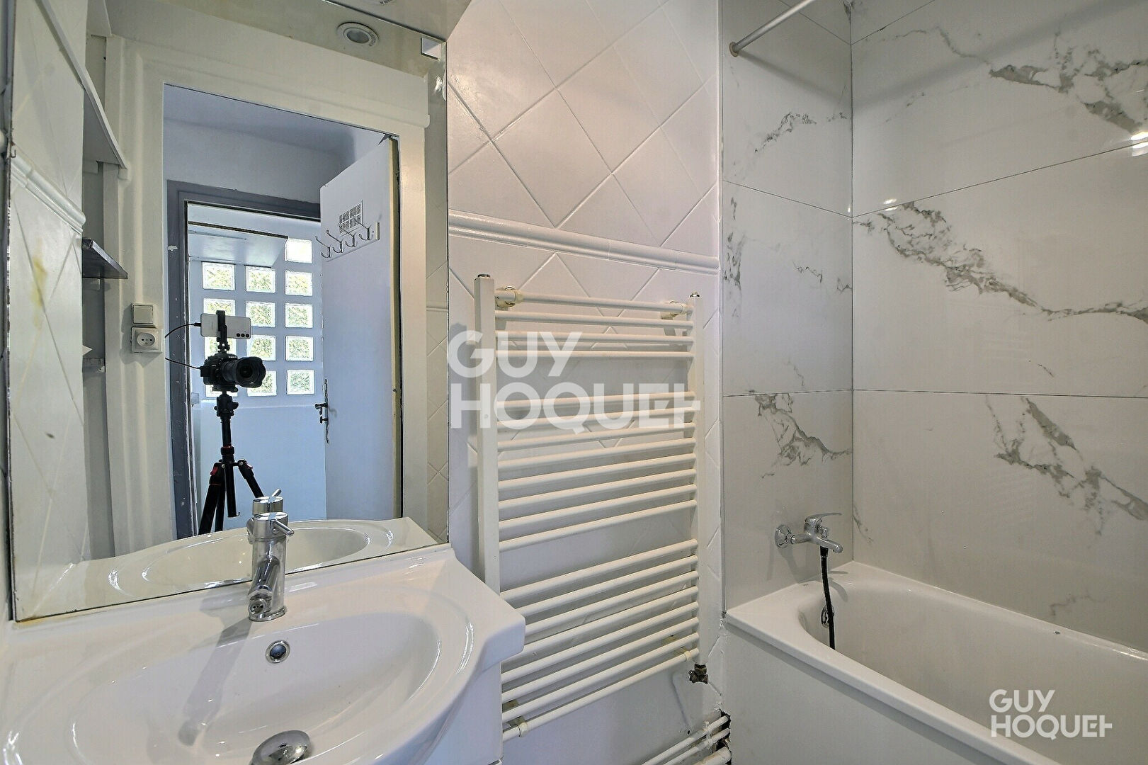 Visite virtuelle- Appartement traversant T3 de 53 m² avec parking privatif - Villeurbanne (69100)