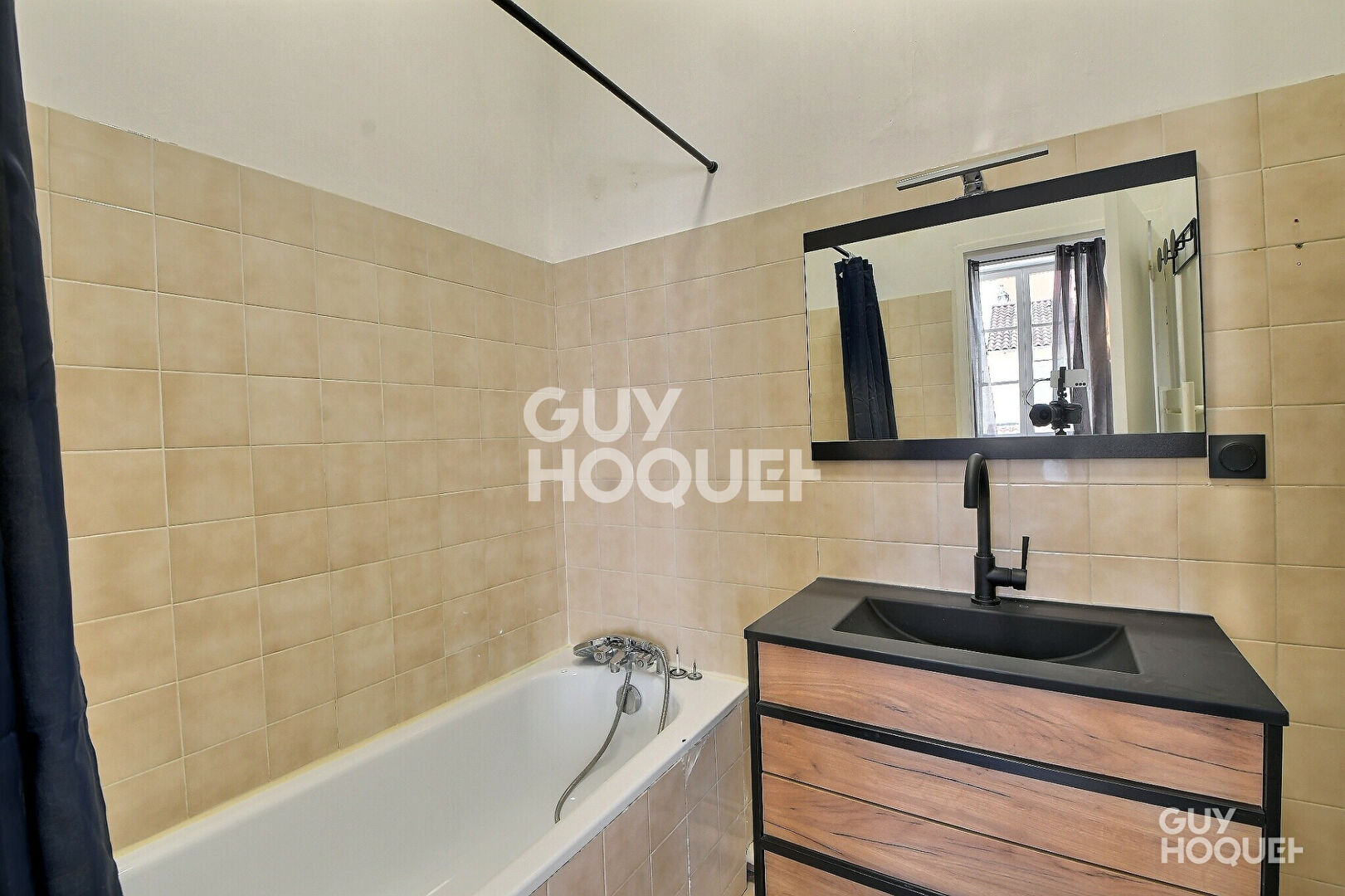 À VENDRE. Charmant T2 de 34 m² au dernier étage. Quartier prisé Lyon 3ème (69003)