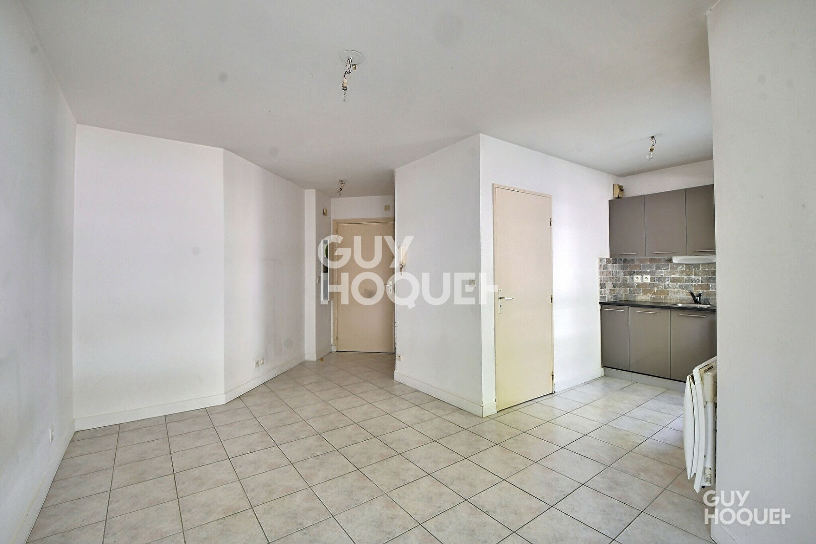 À vendre. Charmant T2 dans une résidence de standing avec piscine. Lyon 3ème (69003)