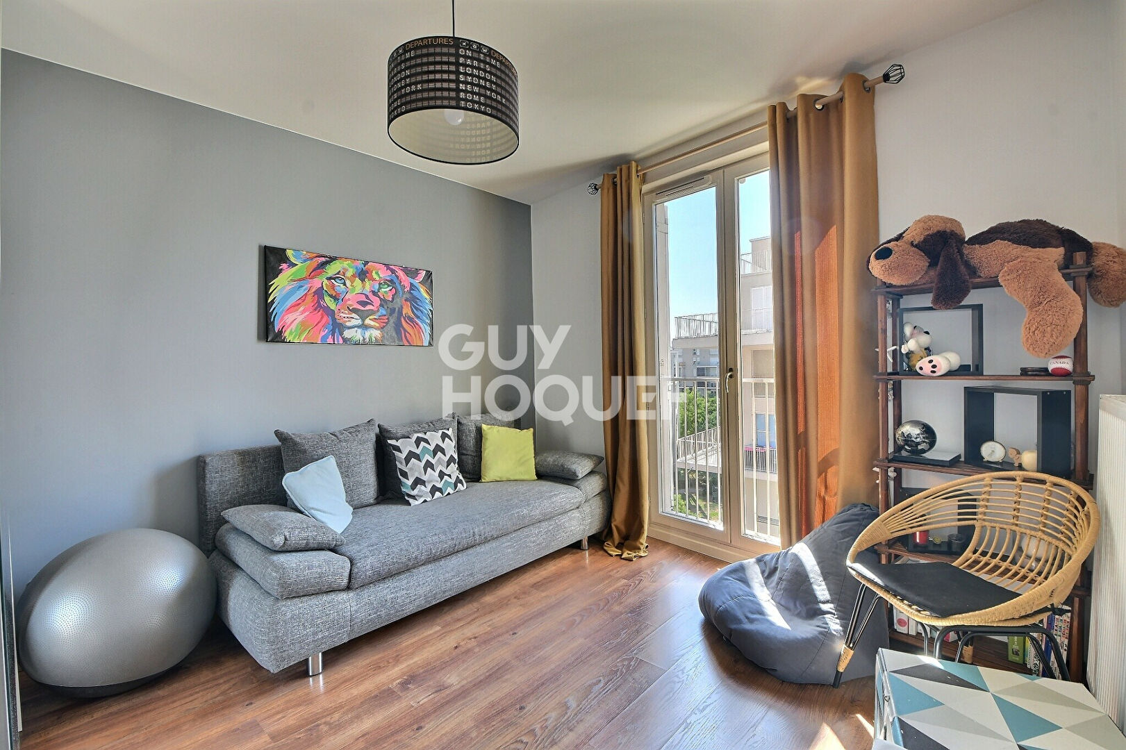 Rare à la vente, Duplex en dernier étage avec terrasses et garage, Lyon 8ème (69008)