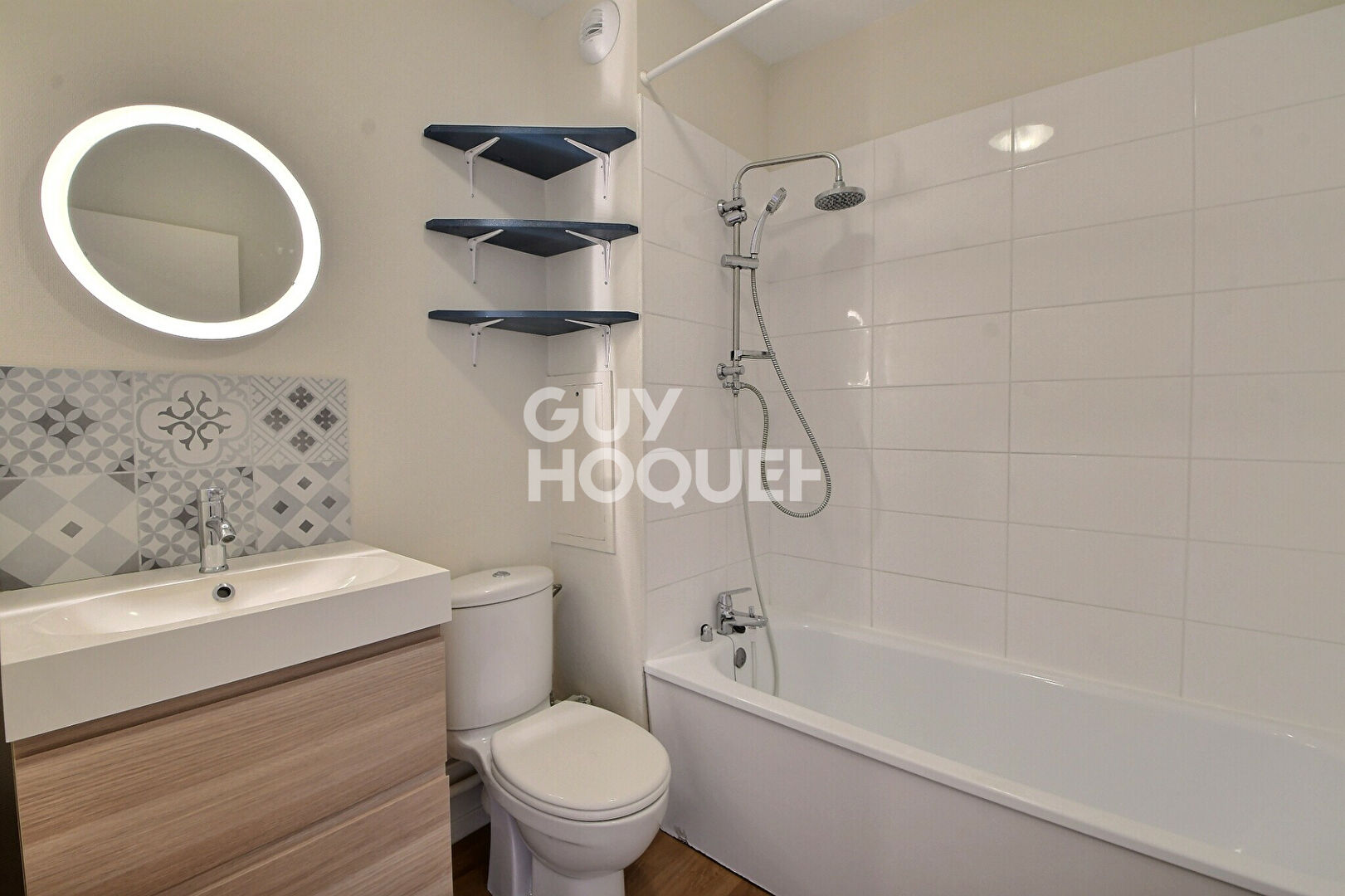 T2 LUMINEUX AU DERNIER ÉTAGE, Proximité Grange Blanche, Lyon 8ème (69008)