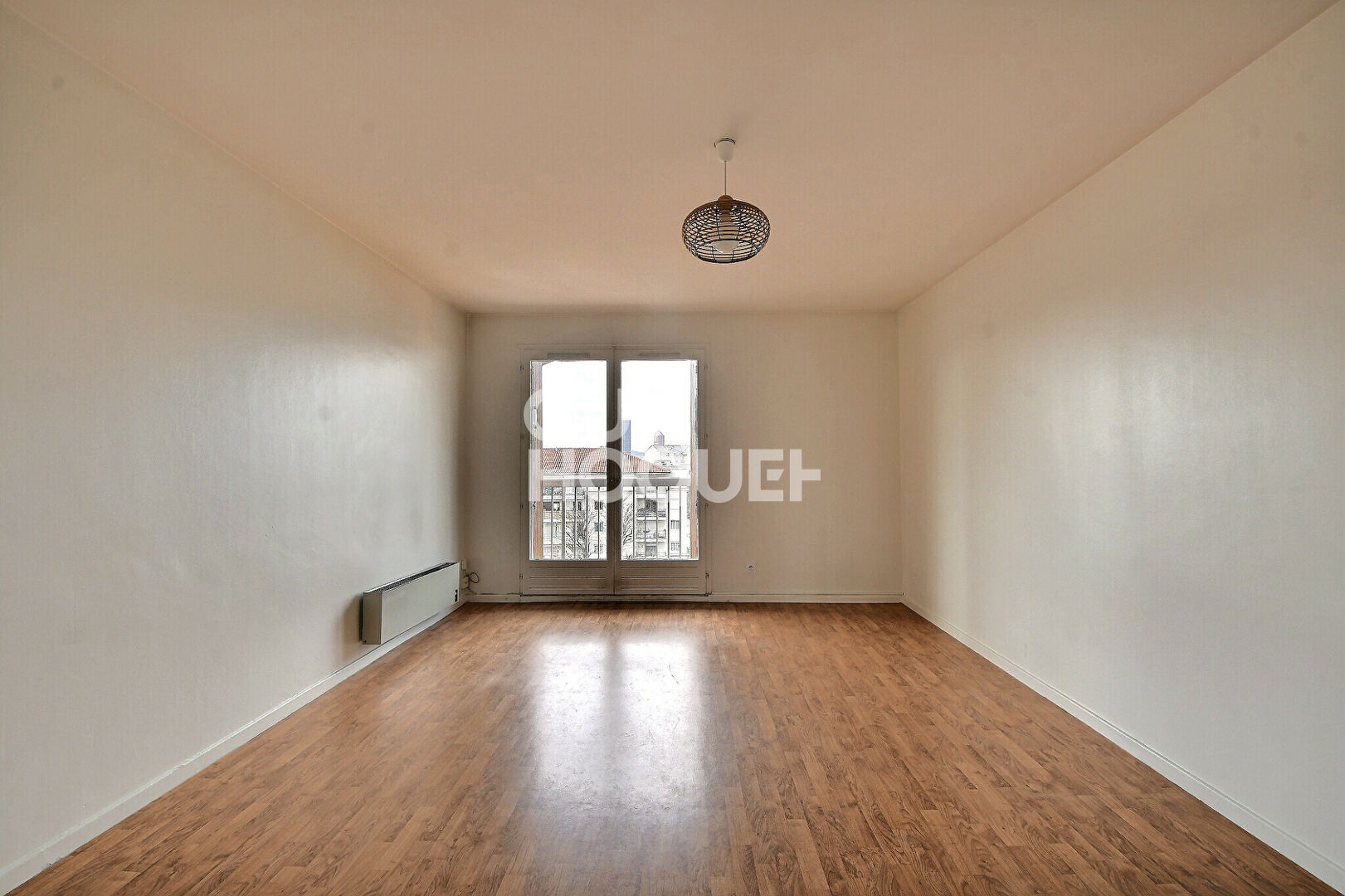 (Visite virtuelle) AUX PORTES DE MONTCHAT - A vendre, appartement de type T3 de 73 m²  avec balcons, garage et cave, Villeurbanne (69100)