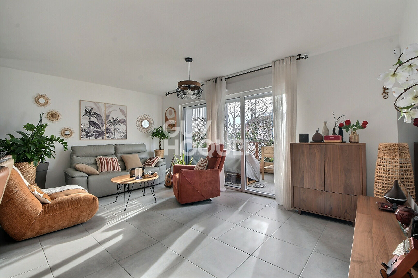 Appartement T3 de 64 m² de standing avec grande terrasse 22 m² et garage, Vénissieux (69200)