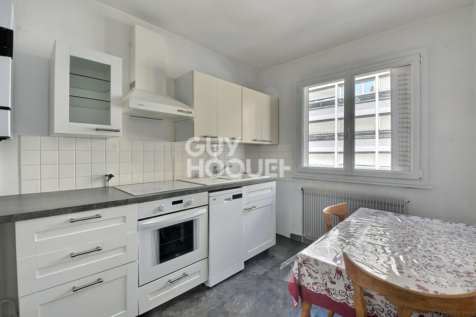 A vendre, T1 rénové avec cave à proximité de la Mairie du 3ème arrondissement de Lyon (69003)