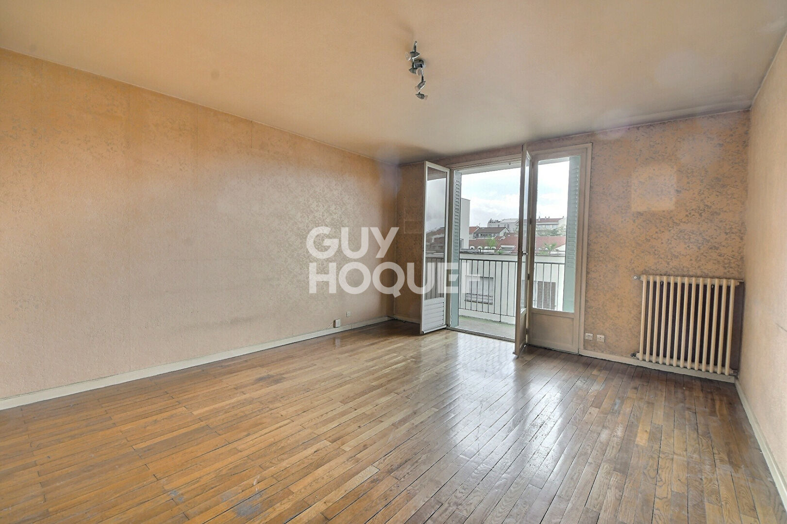 (Visite virtuelle) - À VENDRE, Appartement T3 de 70 m²,  avec balcon, cave & garage, Coeur de Montchat, LYON (69003)