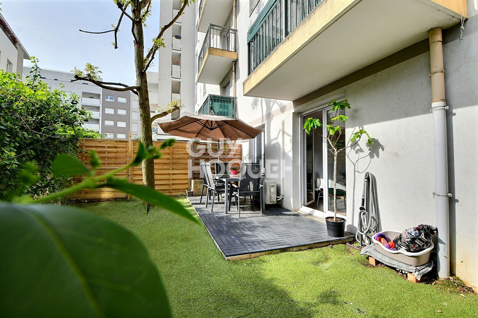 A VENDRE T3 COUP DE COEUR AVEC JARDIN PRIVATIF, TERRASSE ET GARAGE- Proximité Montchat, Villeurbanne (69100)