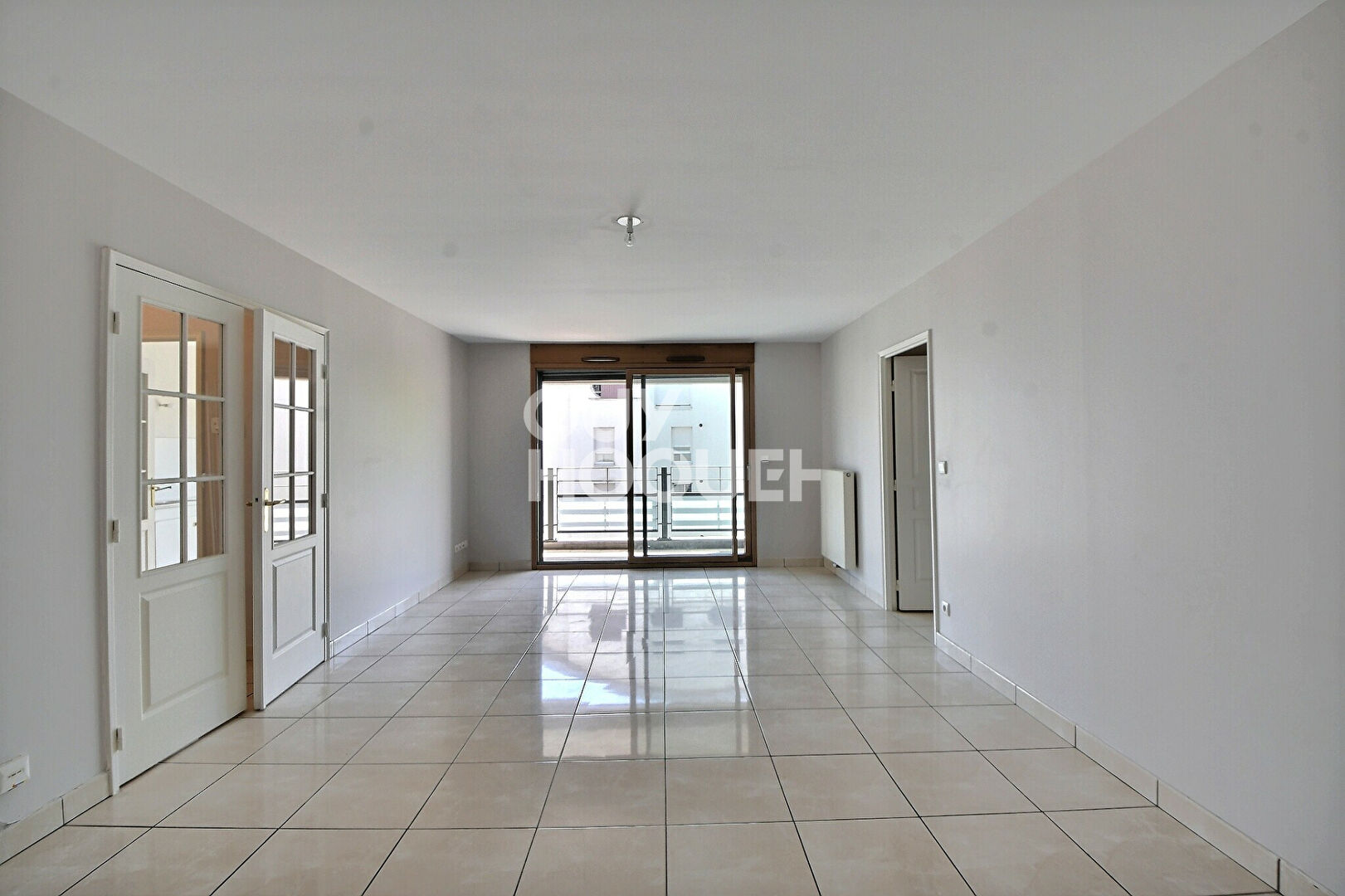 Magnifique Appartement T5 de 107 m² , Traversant & Lumineux, Étage Élevé, Garage inclus, Proche Montchat , Villeurbanne (69100)
