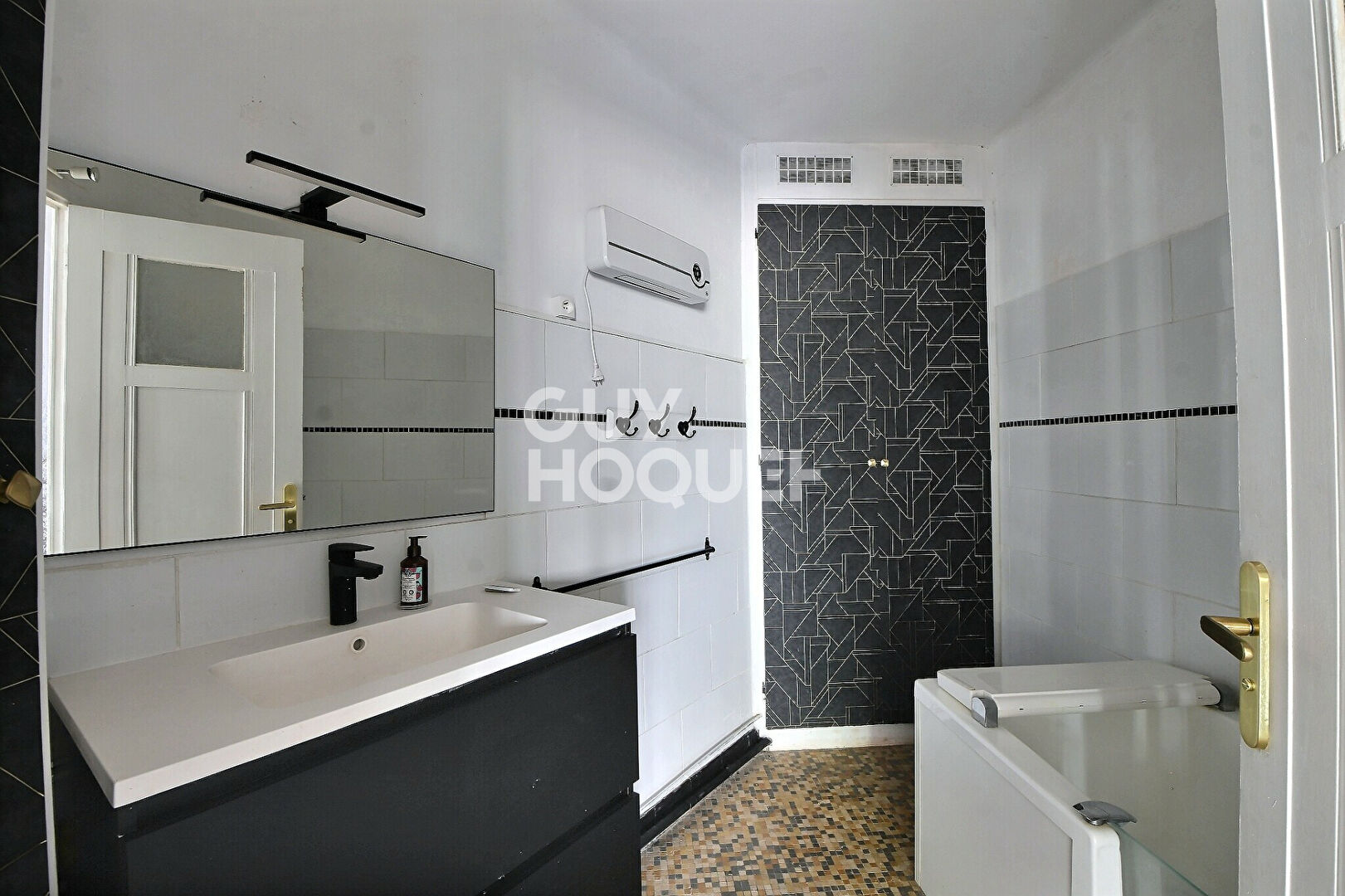 Grand T4 traversant et lumineux de 101 m²  - Lyon 3e (69003)