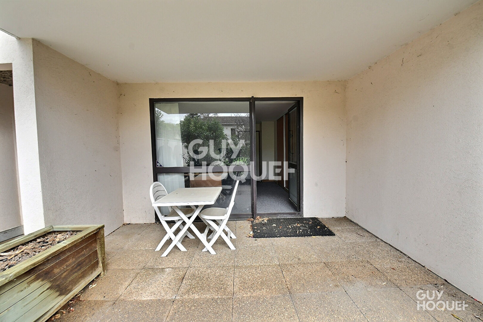 MONTCHAT / Cours Docteur Long - A vendre, LOCAL COMMERCIAL de 49 m² avec un garage dans le 3ème arrondissement de Lyon (69003)