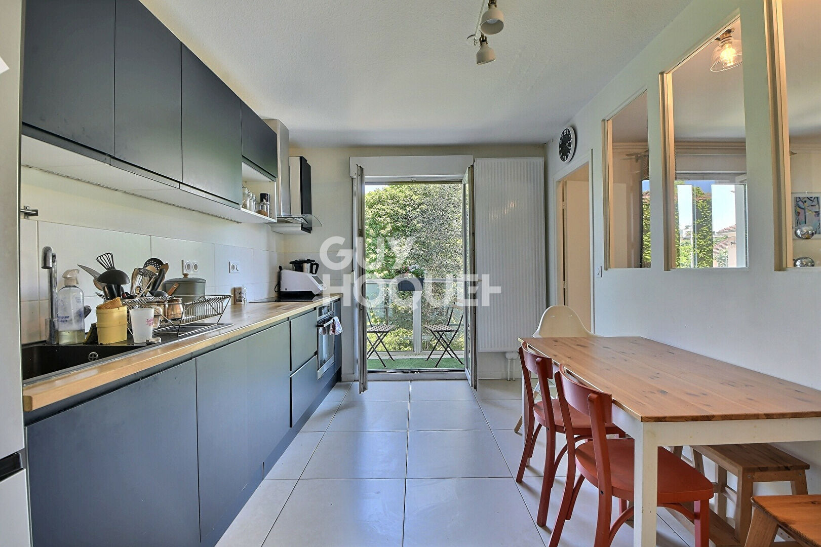 (Visite virtuelle) - A vendre T4 rénové de 105 m2  avec cave au Coeur de Montchat, LYON (69003) 3ème arrondissement