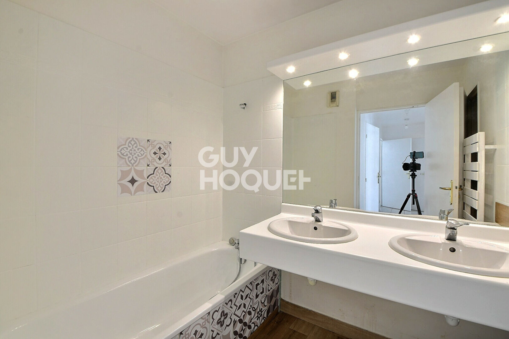 Monplaisir, appartement T4 de 88 m² avec terrasse de 24 m² et garage, Lyon 8ème (69008)