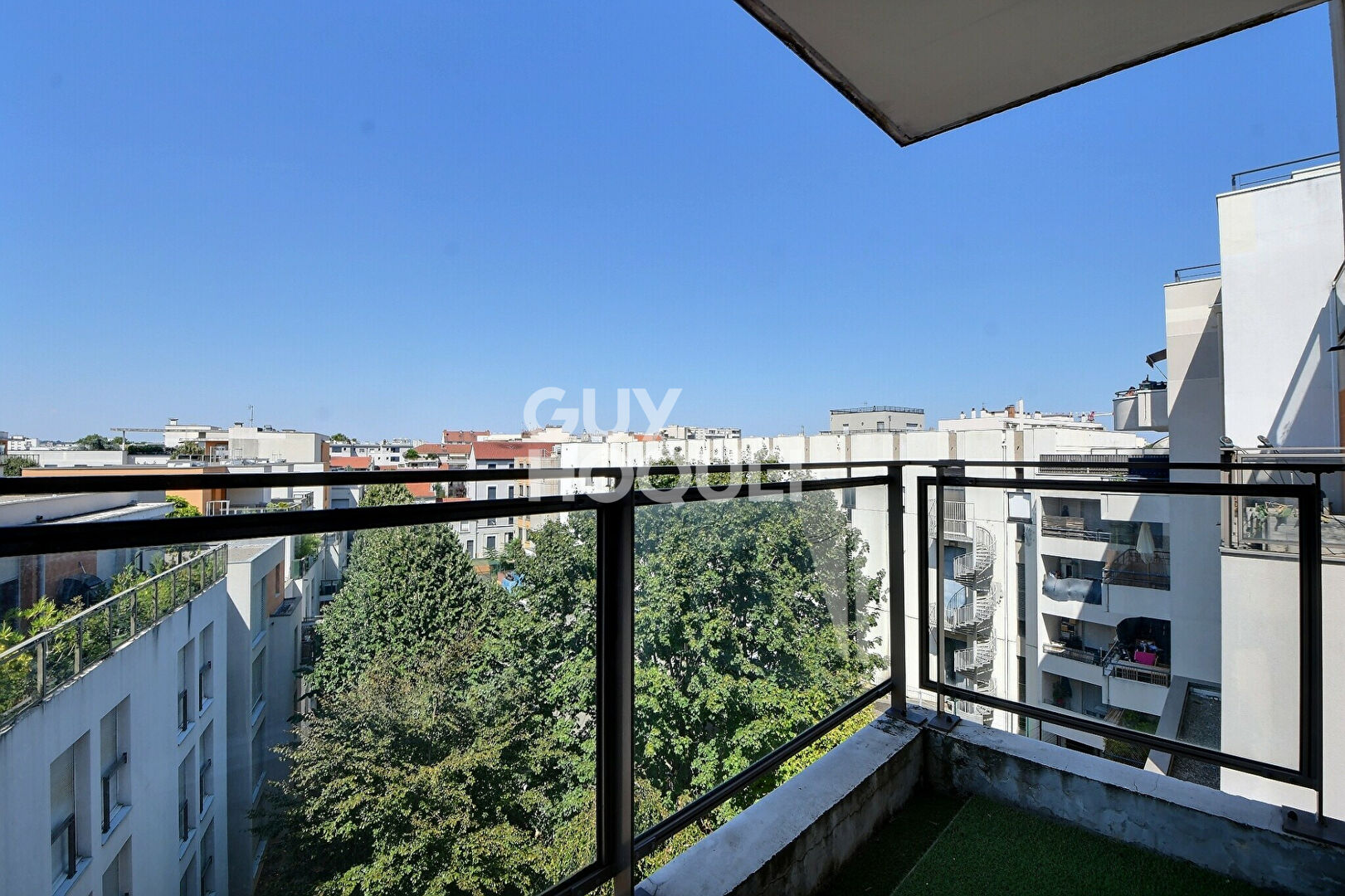 À VENDRE  T2 lumineux au 5 étages avec vue dégagée, cave et grand garage, Lyon 3ème (69003)