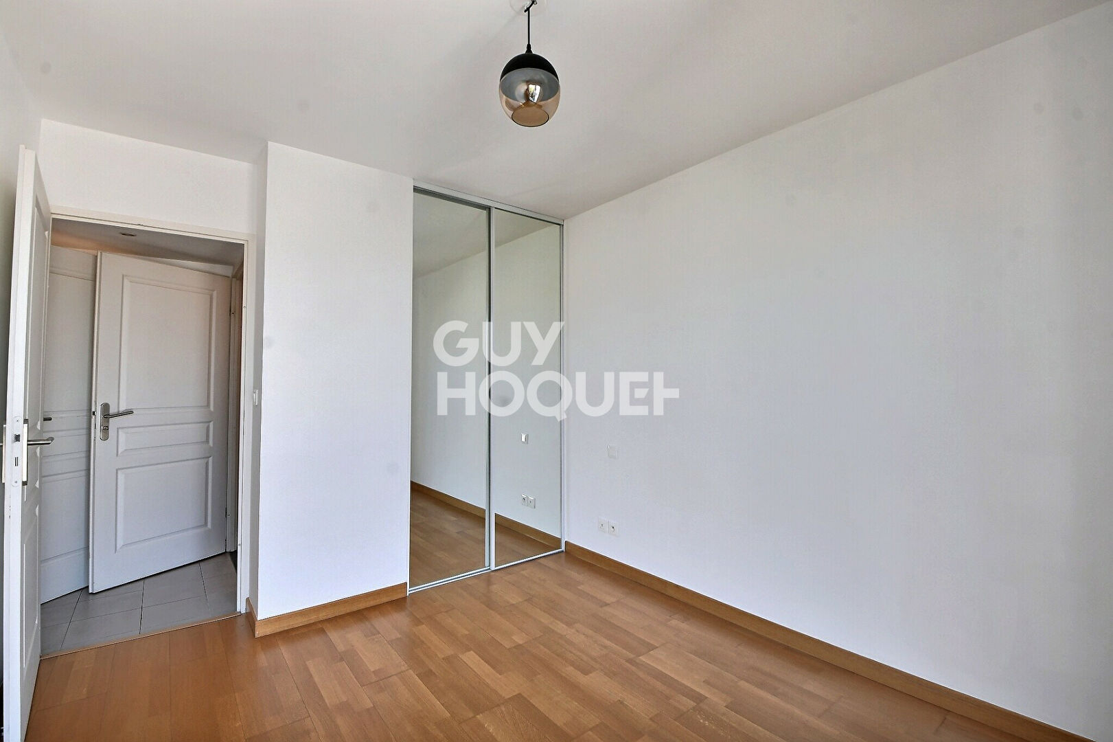 À VENDRE  T2 lumineux au 5 étages avec vue dégagée, cave et grand garage, Lyon 3ème (69003)