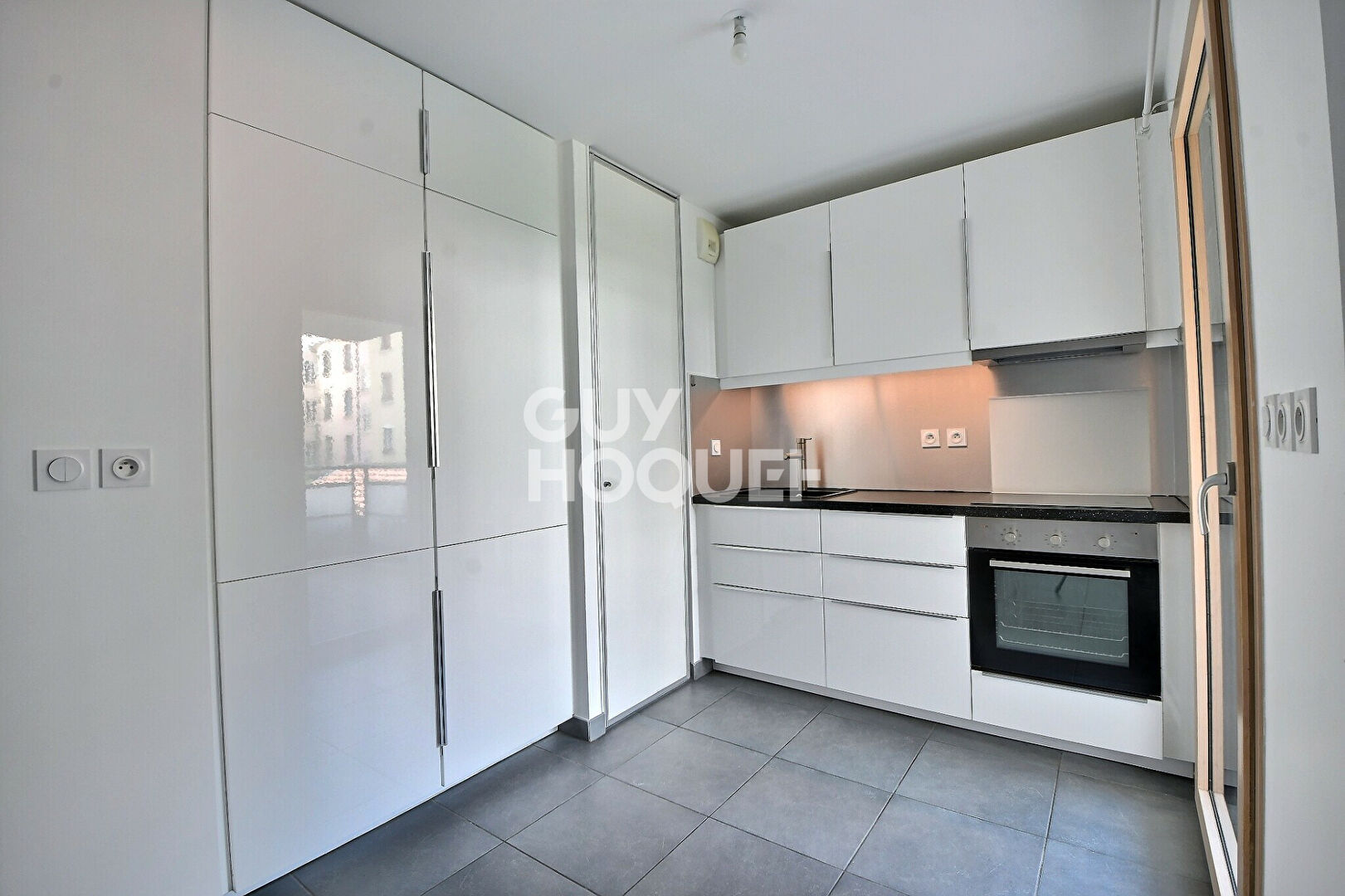 À VENDRE  Superbe T2 avec balcon et garage dans une résidence de standing récente, Lyon 3ème (69003)