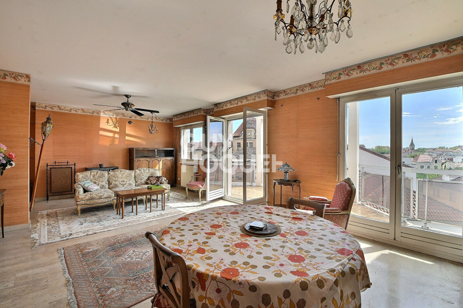 A VENDRE -MONTCHAT- T5 133 M²  DERNIER ÉTAGE  GRANDE TERRASSE VUE DÉGAGÉE