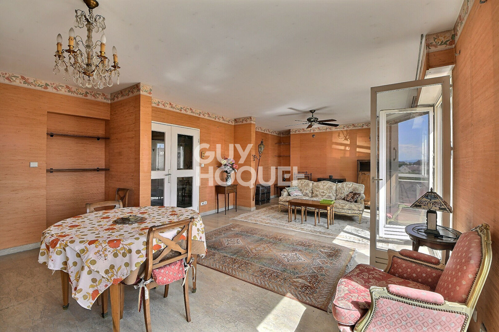 A VENDRE -MONTCHAT- T5 133 M²  DERNIER ÉTAGE  GRANDE TERRASSE VUE DÉGAGÉE