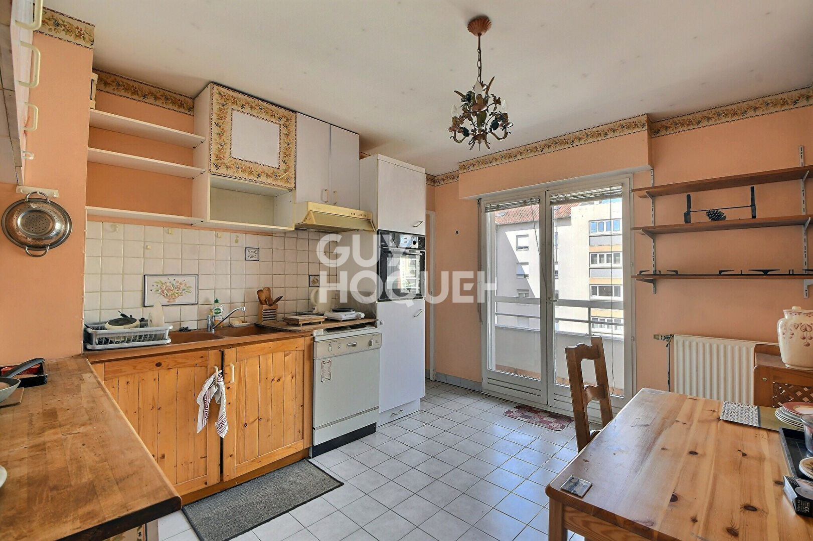 A VENDRE -MONTCHAT- T5 133 M²  DERNIER ÉTAGE  GRANDE TERRASSE VUE DÉGAGÉE
