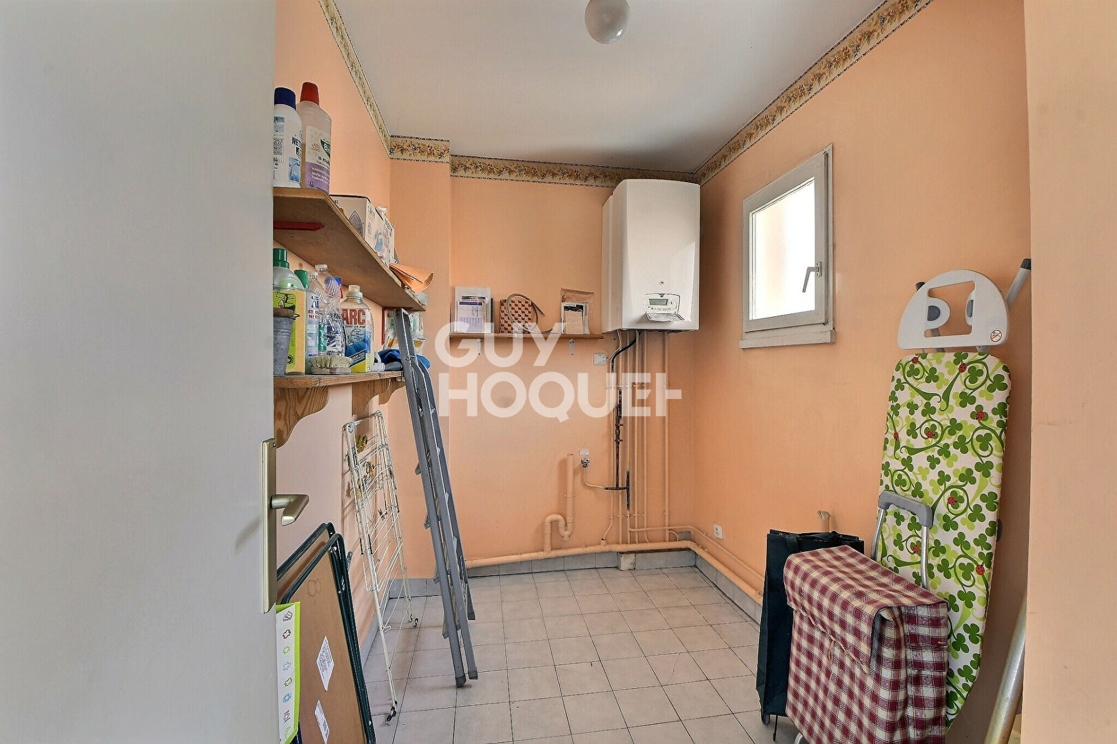A VENDRE -MONTCHAT- T5 133 M²  DERNIER ÉTAGE  GRANDE TERRASSE VUE DÉGAGÉE
