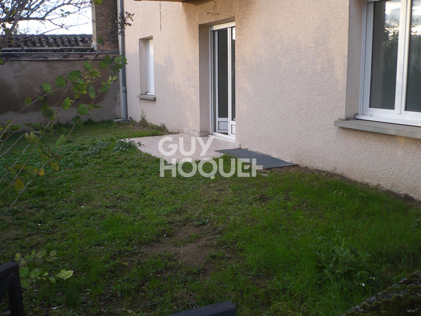 A louer Appartement T4 de 92 M2 en rez-de-chaussée de jardin au centre de Ternay